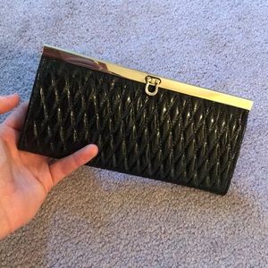 Clasp Clutch